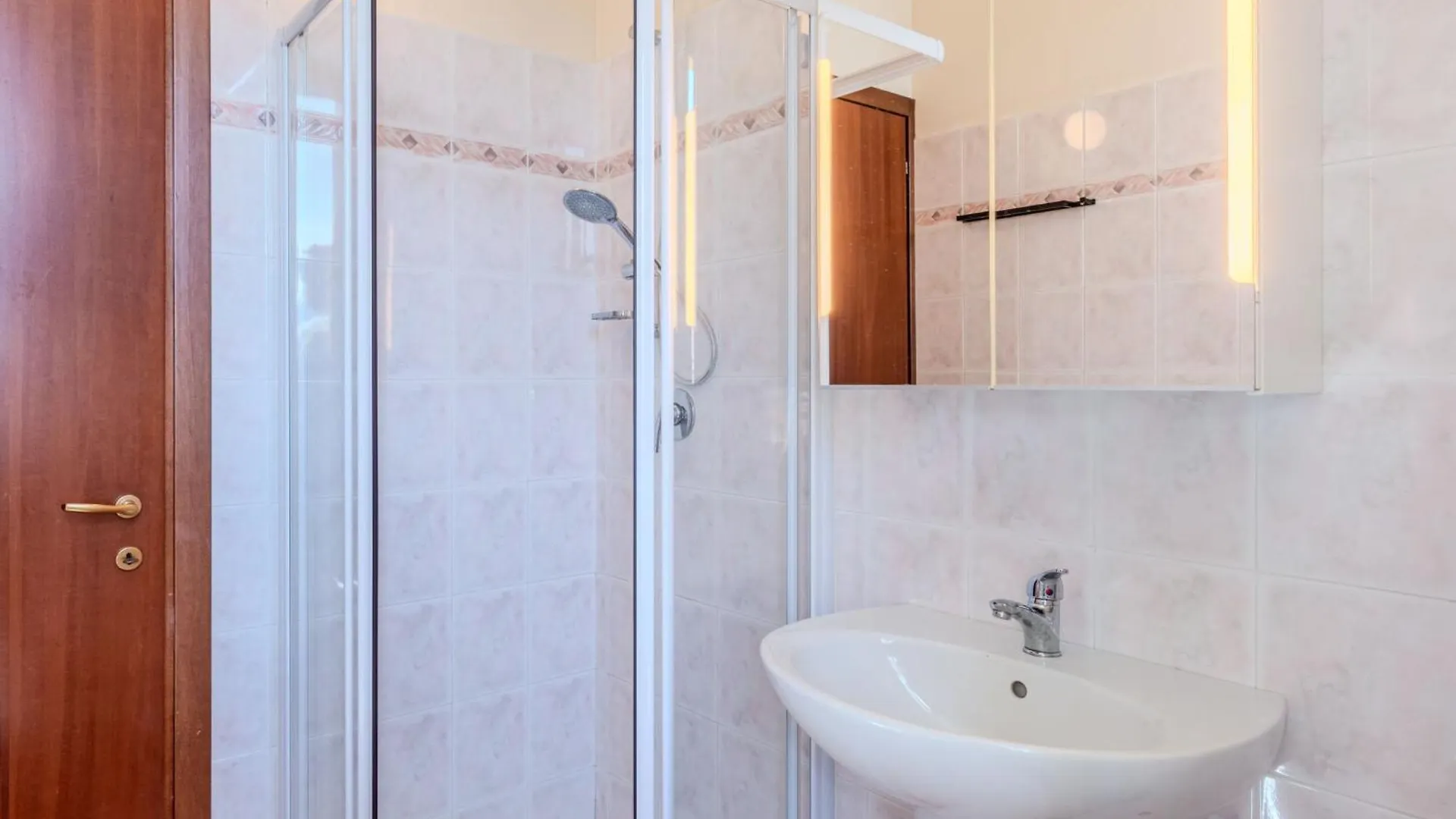 Apartment Piazza San Giuseppe-8 By Interhome Acquaseria